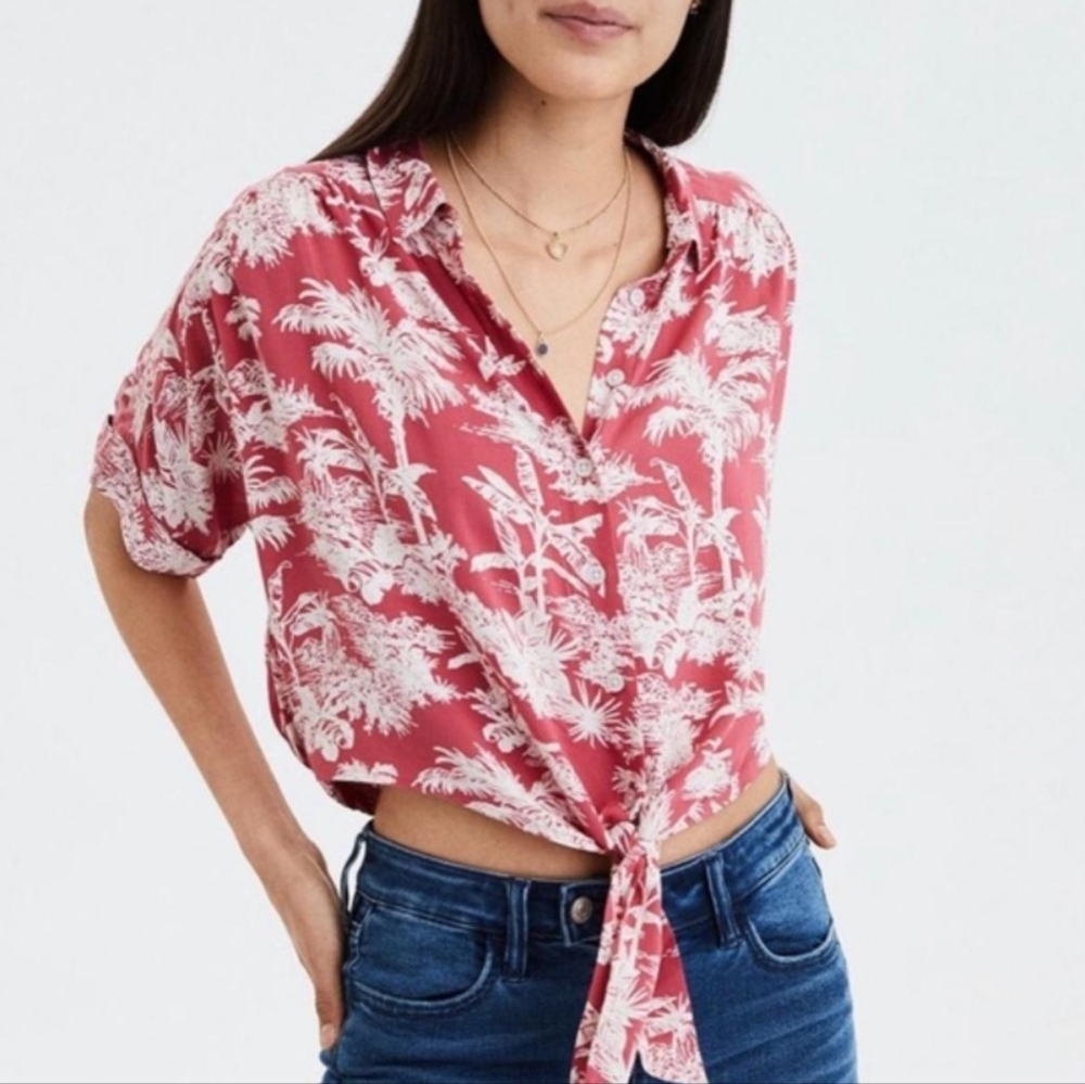 American Eagle Hawaiian Red & White Viscose Button Down Tied Crop Blouse Top - Picture 2 of 8